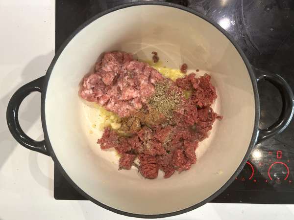 Sopa de lasanha com carne, ricota e parmesão - Preparação Passo 2