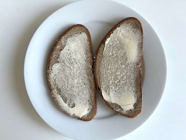 Sanduíche quente de queijo e cogumelos: crocante e irresistível - Preparação Passo 5