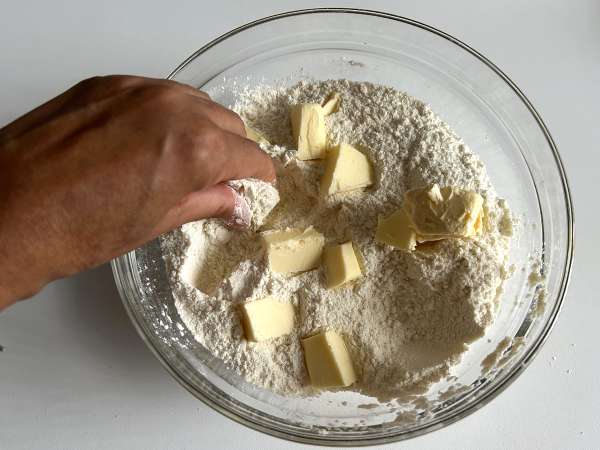 Szarlotka: torta de maçã polonesa com cobertura crocante - Preparação Passo 2