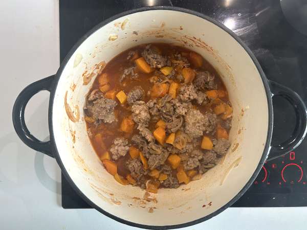 Abóbora com carne moída em uma panela só: cremosa e fácil de fazer - Preparação Passo 4