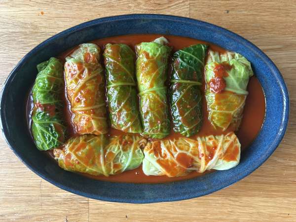Rolinhos de couve-lombarda recheados com carne de porco e molho de mel e gochujang - Preparação Passo 7