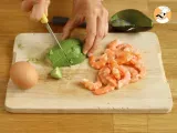 Passo 2 - Salada asiática (bifum, camarões, abacate, ovo e coentro)