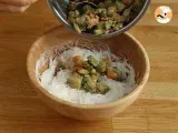 Passo 4 - Salada asiática (bifum, camarões, abacate, ovo e coentro)