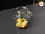 Passo 3 - Água aromatizada caseira, feita com limão, manjericão e framboesa!