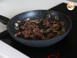 Passo 6 - Como cozinhar macarrão instantâneo? Receita rápida com carne e cogumelos!