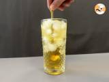 Passo 4 - Martini Spritz sem álcool, um coquetel doce e floral para o aperitivo