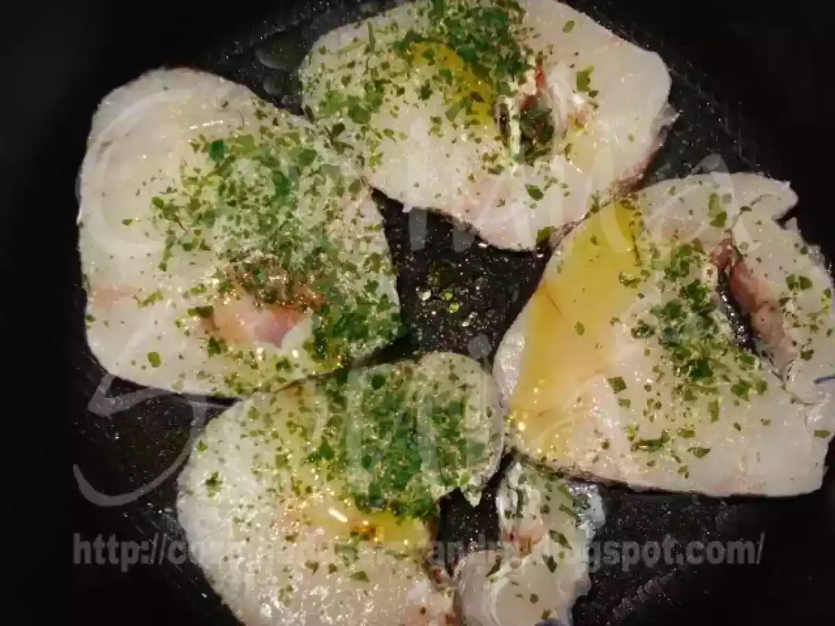 ABROTEA NO TACHO RODEADA DE COENTROS... - foto 4