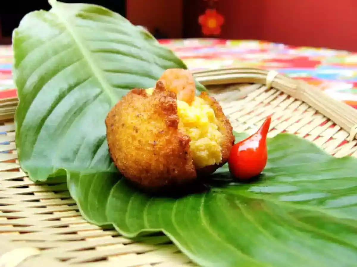 Acarajés em banquete nordestino de aniversário