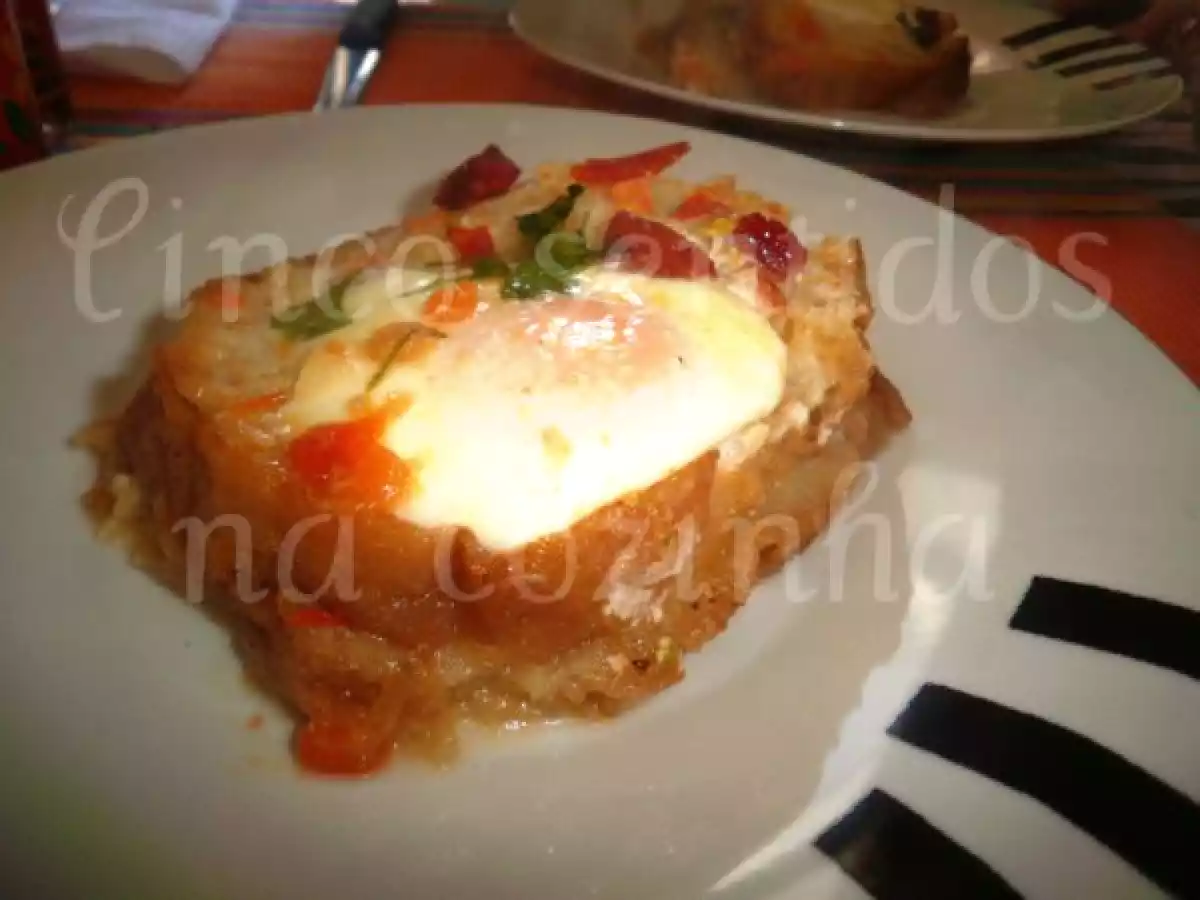 Açorda de tomate no forno com ovos e chouriço - foto 2