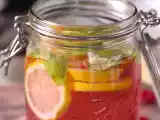 Água aromatizada caseira, feita com limão, manjericão e framboesa!, foto 3