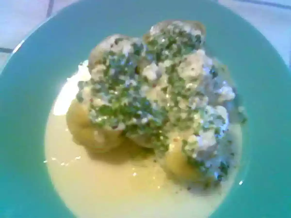 Alcachofras com Molho de Queijo Feta