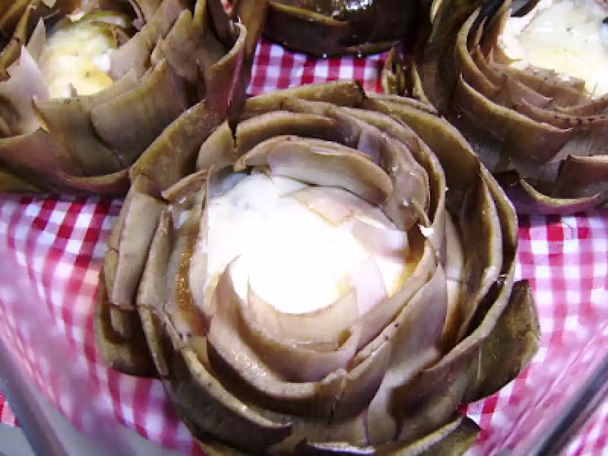 Alcachofras Recheadas ao Roquefort (Flor e Fundos)