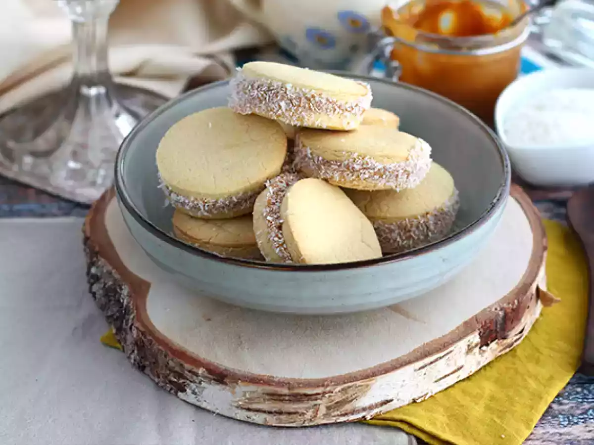 Alfajor (biscoitos recheados com doce de leite)