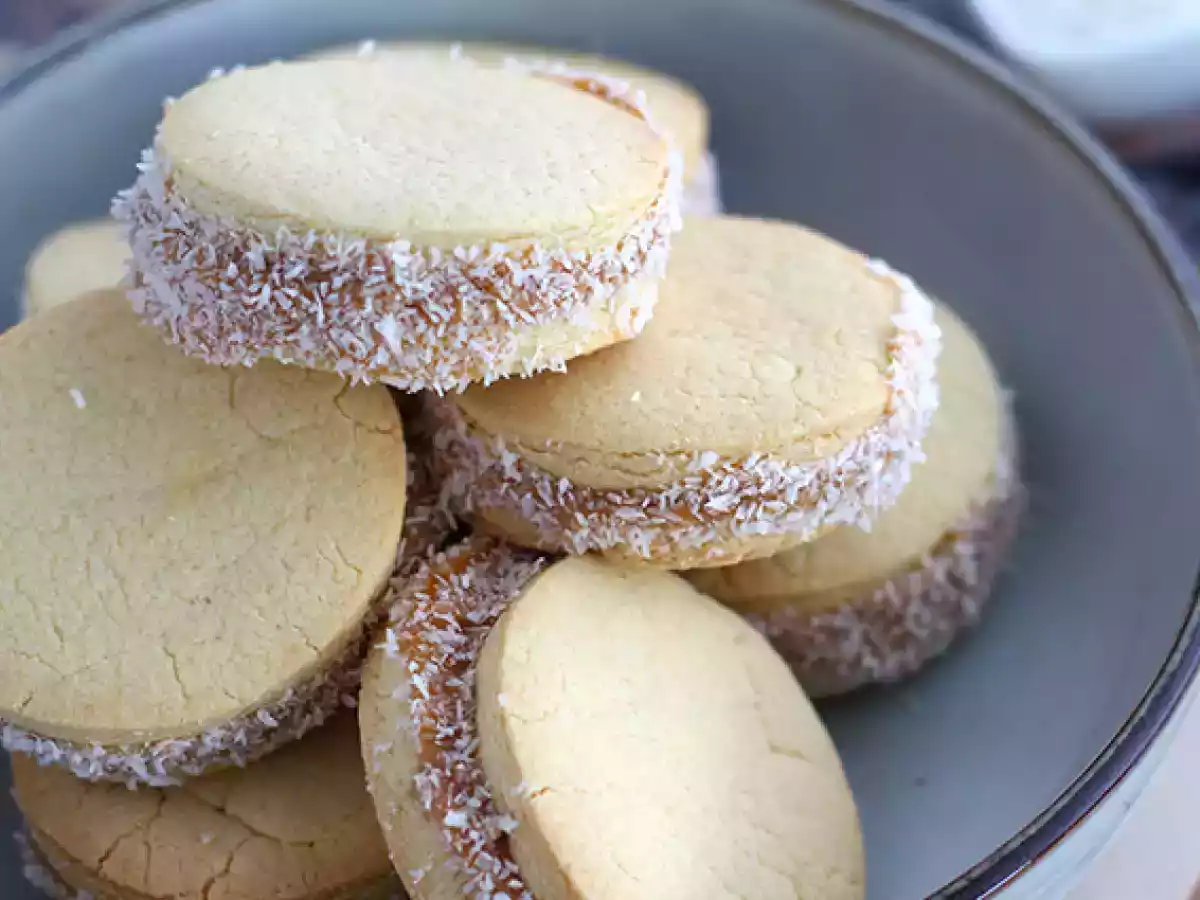 Alfajor (biscoitos recheados com doce de leite) - foto 3