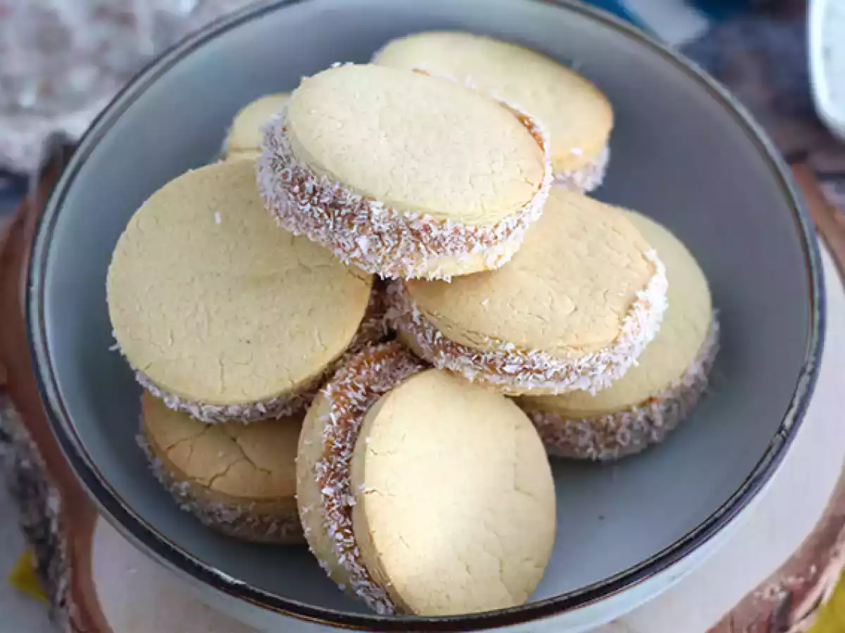 Alfajor (biscoitos recheados com doce de leite) - foto 5