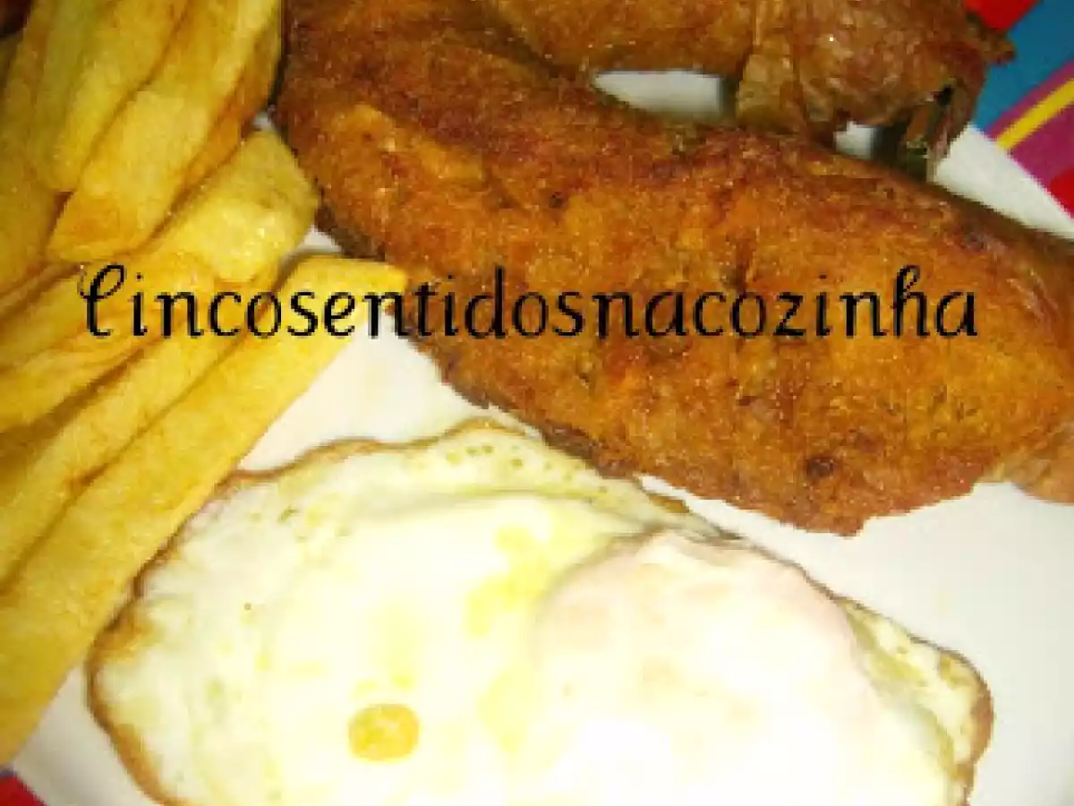 Alheiras no forno com ovo e batata frita