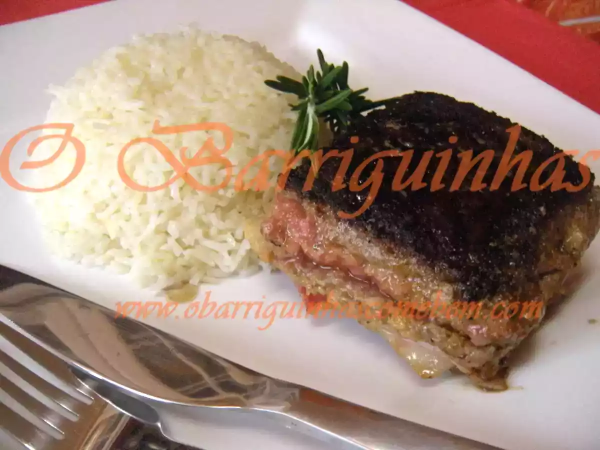 Almofadinhas e Rolo de Carne com Salsicha Fresca