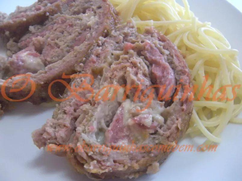 Almofadinhas e Rolo de Carne com Salsicha Fresca - foto 2