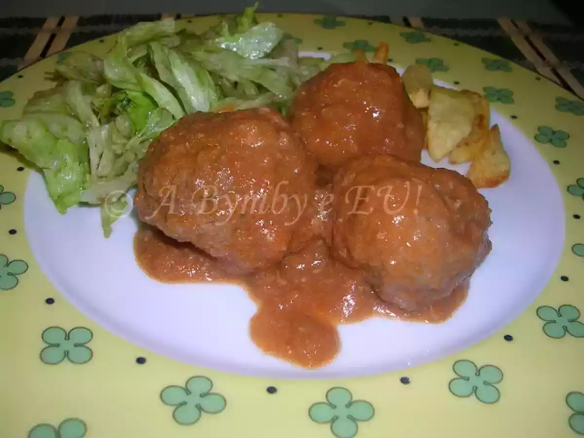Almôndegas com Batata Frita e Salada - foto 2