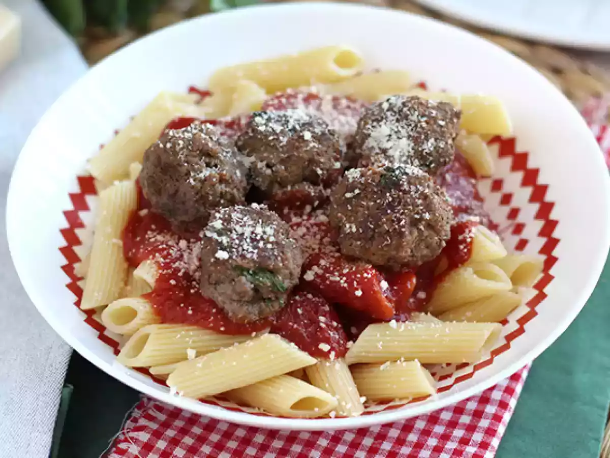 Almôndegas de carne e parmesão