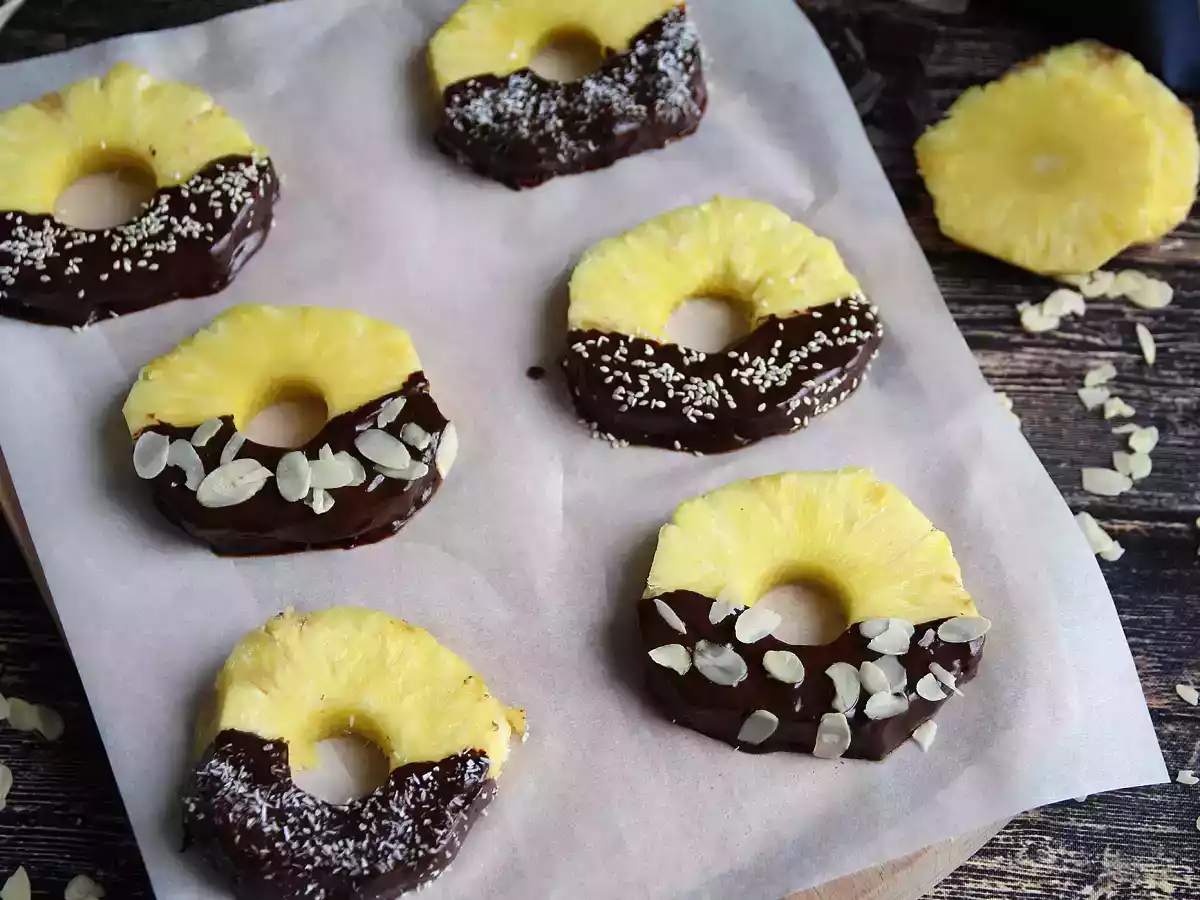 Ananás (abacaxi) com cobertura de chocolate. Faça com as crianças. - foto 5