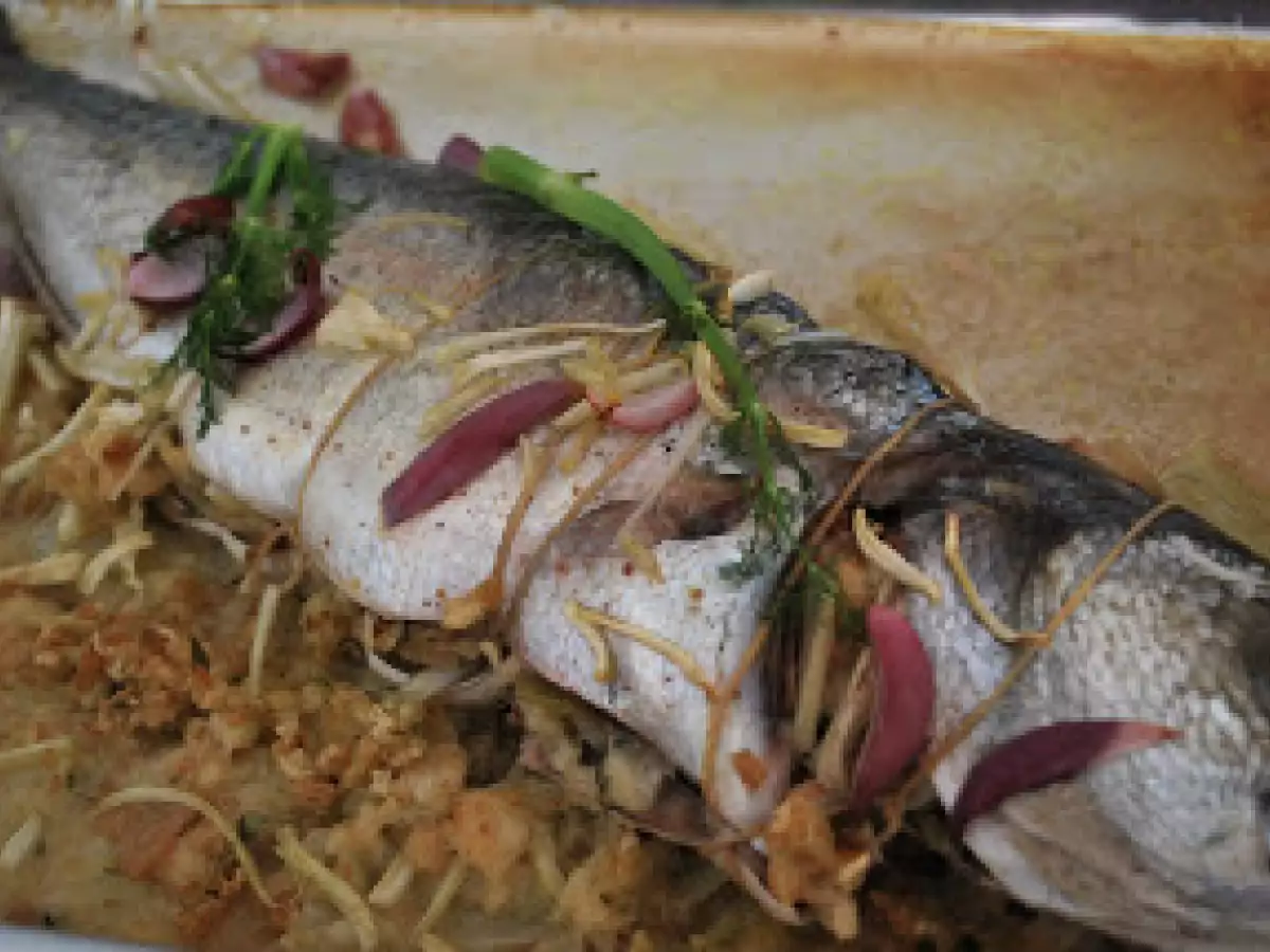 Anchova recheada com erva doce