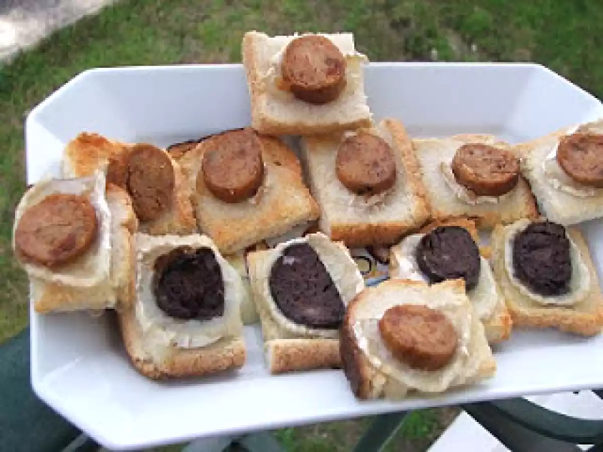 Aperitivos de enchidos e queijo de cabra