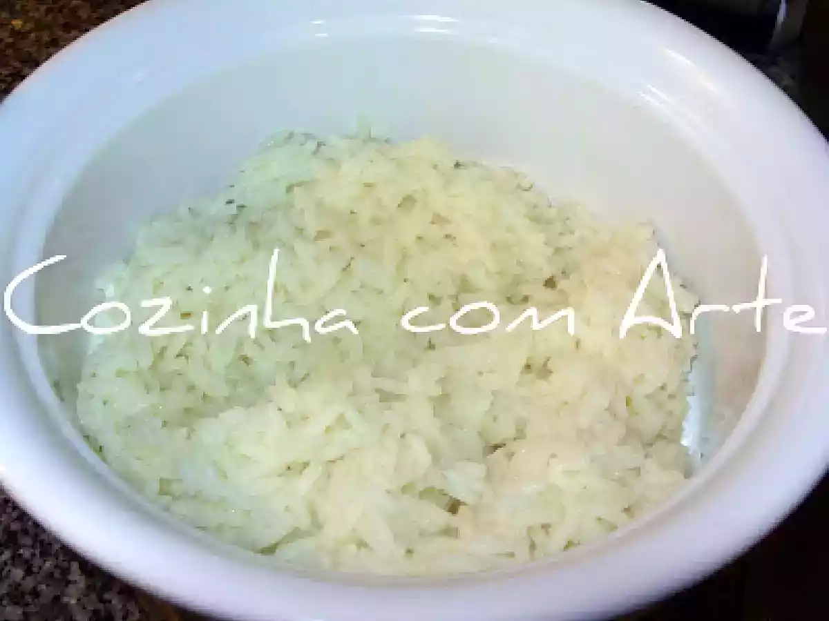 Arroz coberto com frango e cogumelos - foto 2