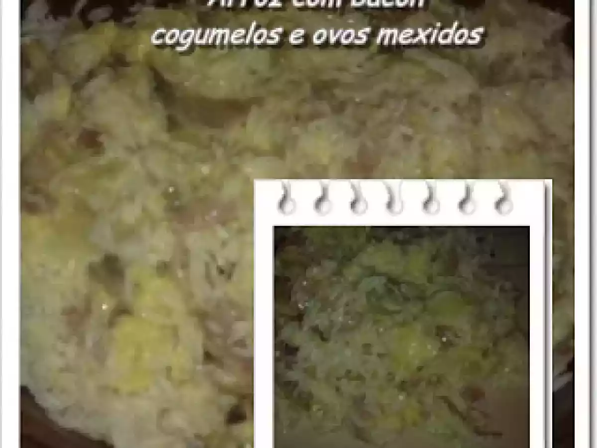 Arroz com bacon cogumelos e ovos mexidos