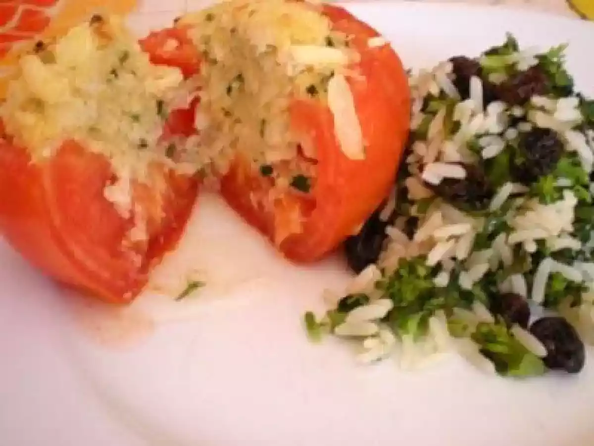 ARROZ COM BRÓCOLIS E PASSAS E TOMATE RECHEADO COM QUINOA