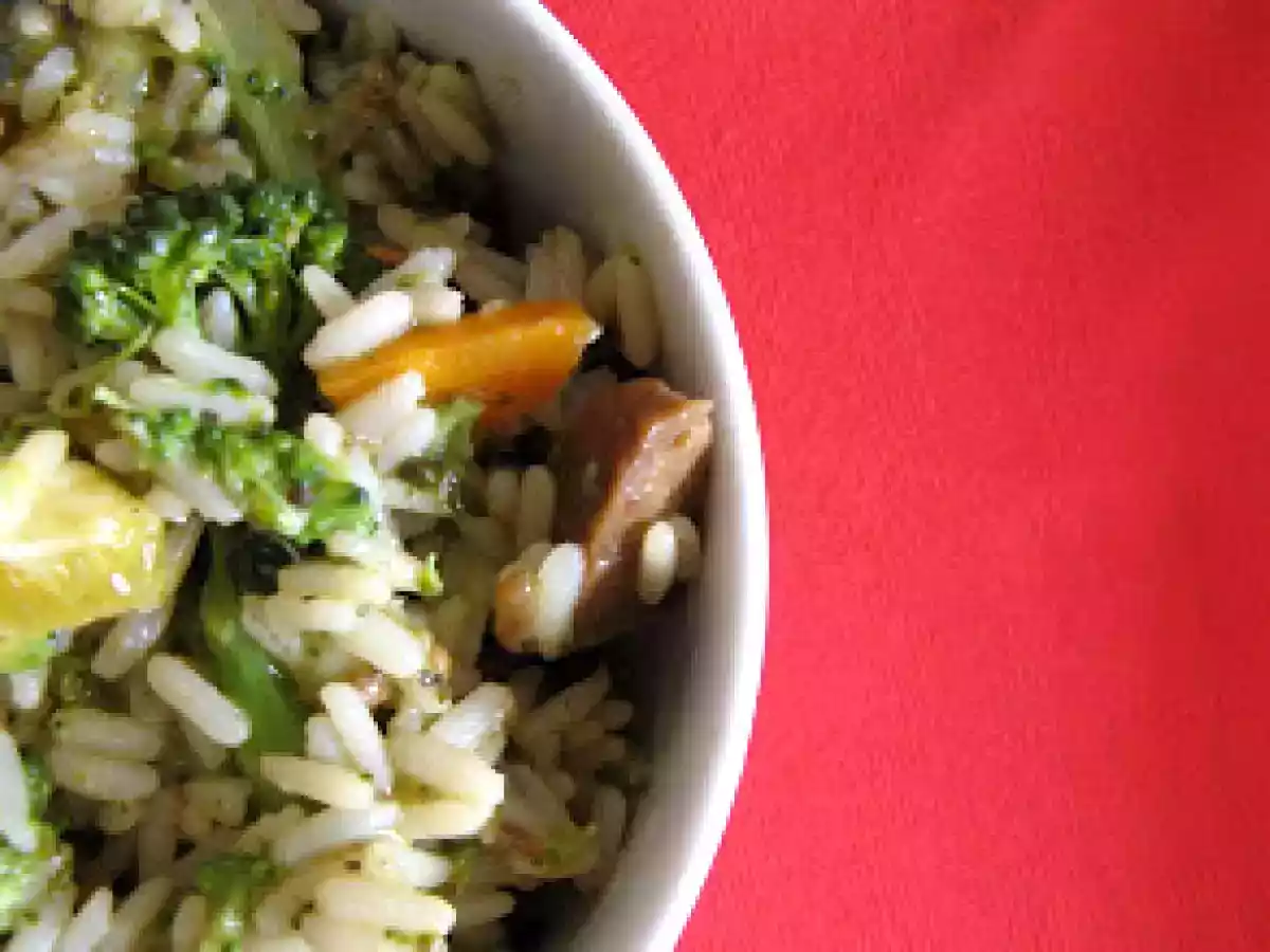 Arroz com seitan e romã