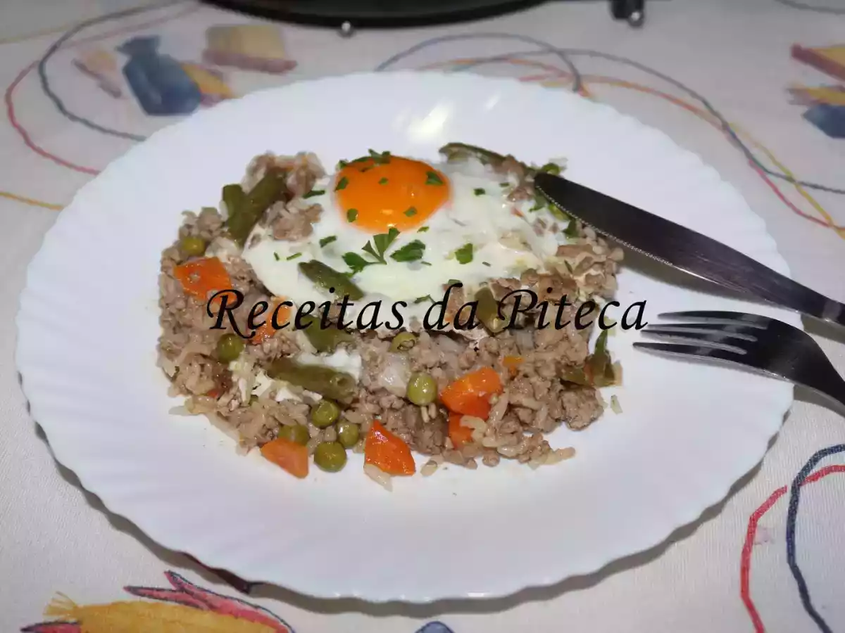 Arroz de carne com ovos escalfados da Cristina Pinto - foto 2