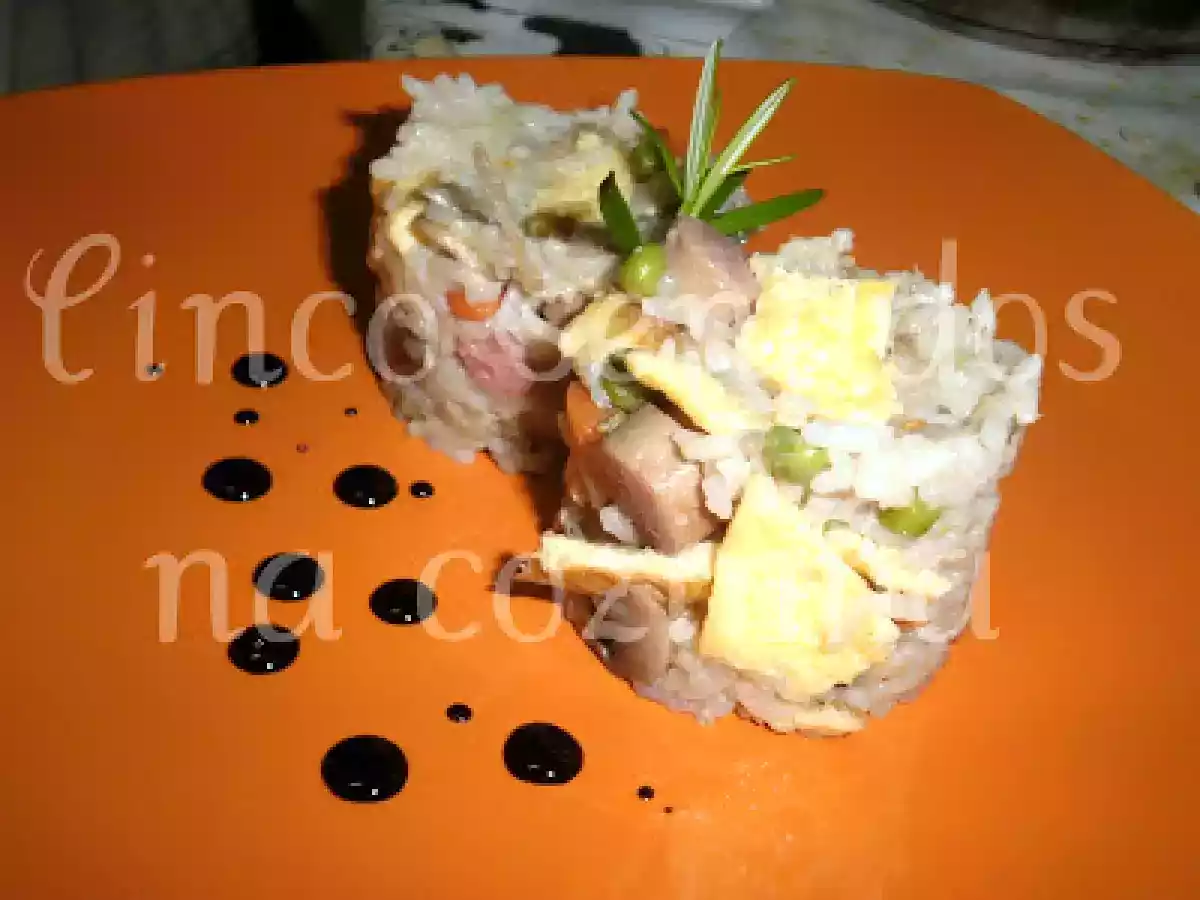 Arroz de cogumelos com salsichas e ovo - foto 2