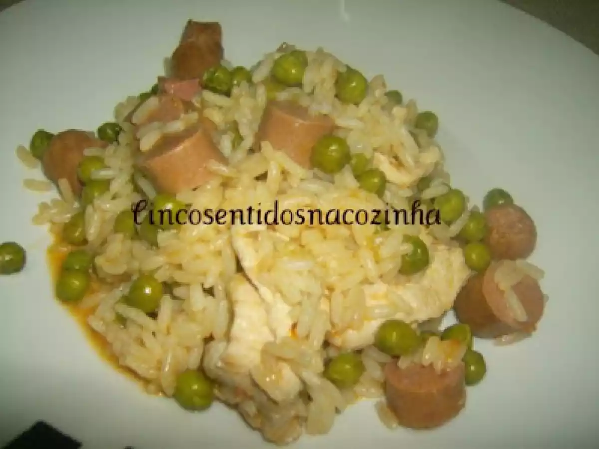 Arroz de frango com salsichas