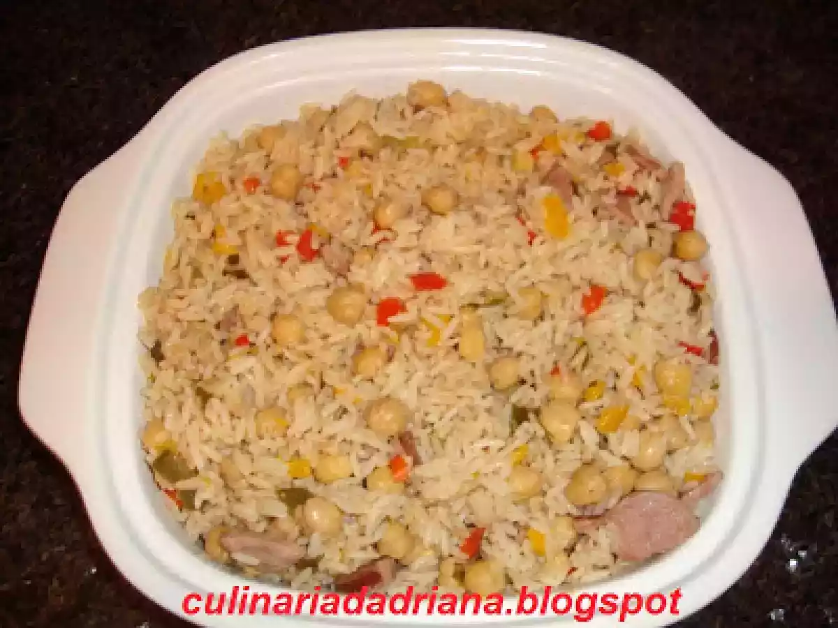 Arroz de grão-de-bico com calabresa