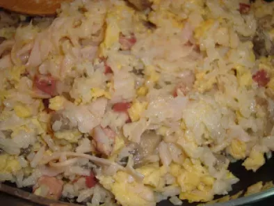 Arroz de ovo com bacon, fiambre e cogumelos