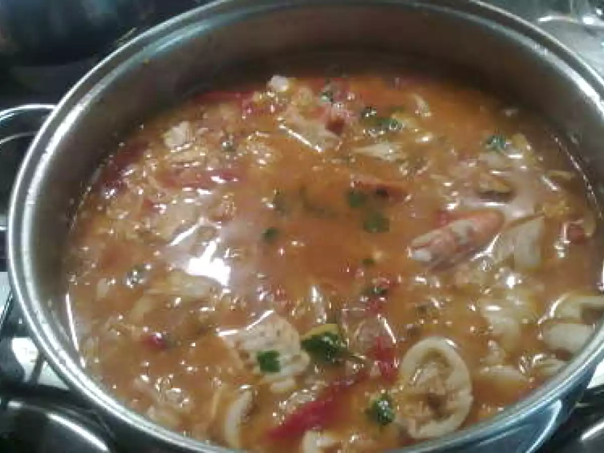 ARROZ DE PEIXE COM CAMARÃO