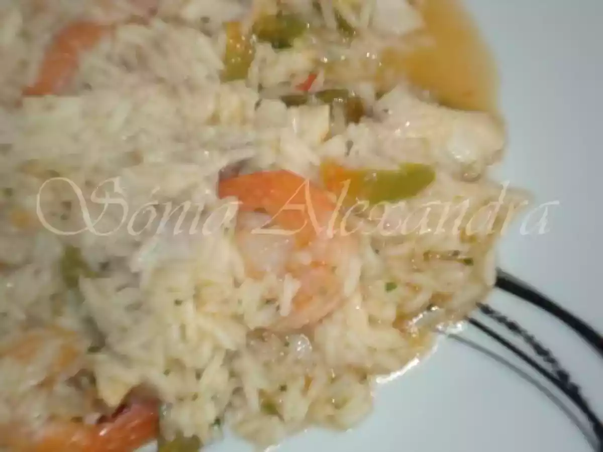 ARROZ DE PEIXE E GAMBAS, POLVILHADO DE COENTROS... - foto 4
