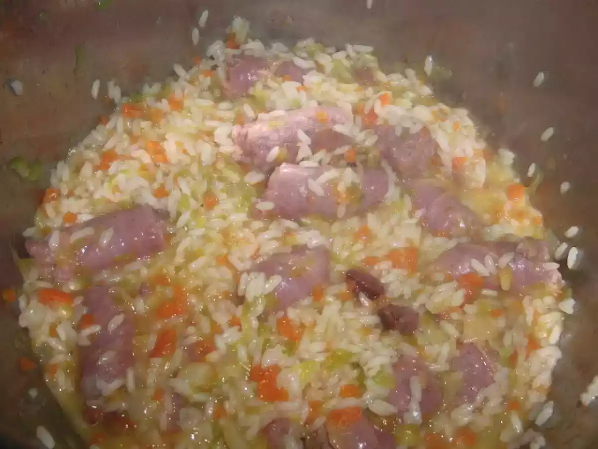 Arroz de salsichas frescas e legumes - foto 2