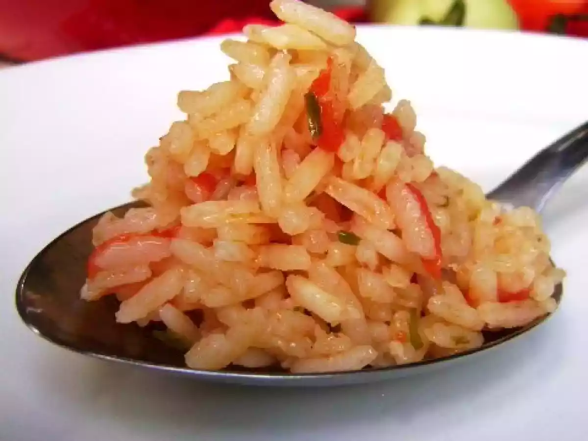ARROZ DE TOMATE À MODA DESSA COZINHA