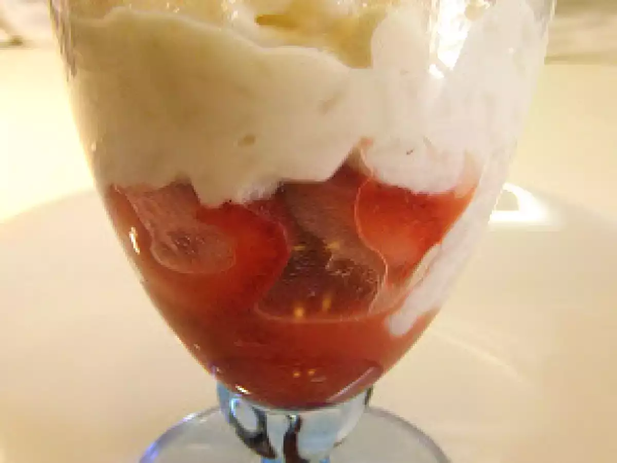 Arroz-doce com morango e leite de coco