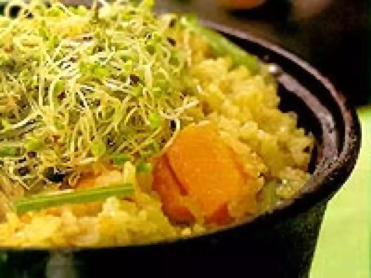 Arroz Integral com Legumes e Broto de Rabanete (vegana)