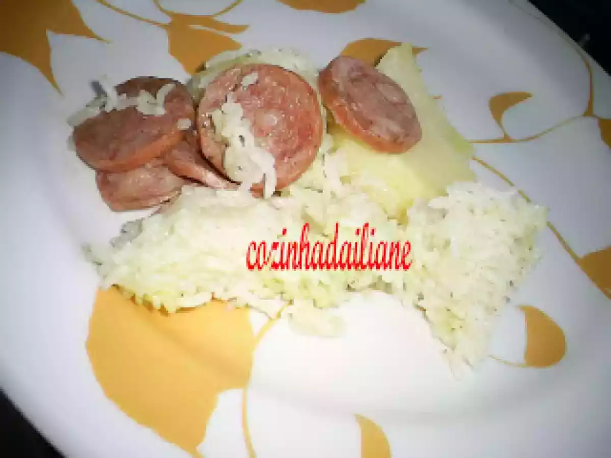 Arroz na panela de pressão com calabreza e batata