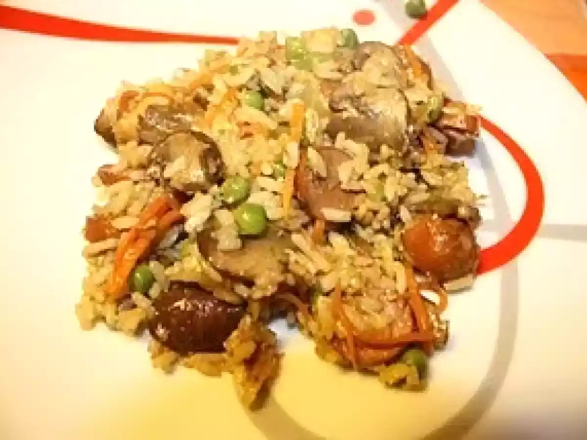 Arroz salteado com salsicha