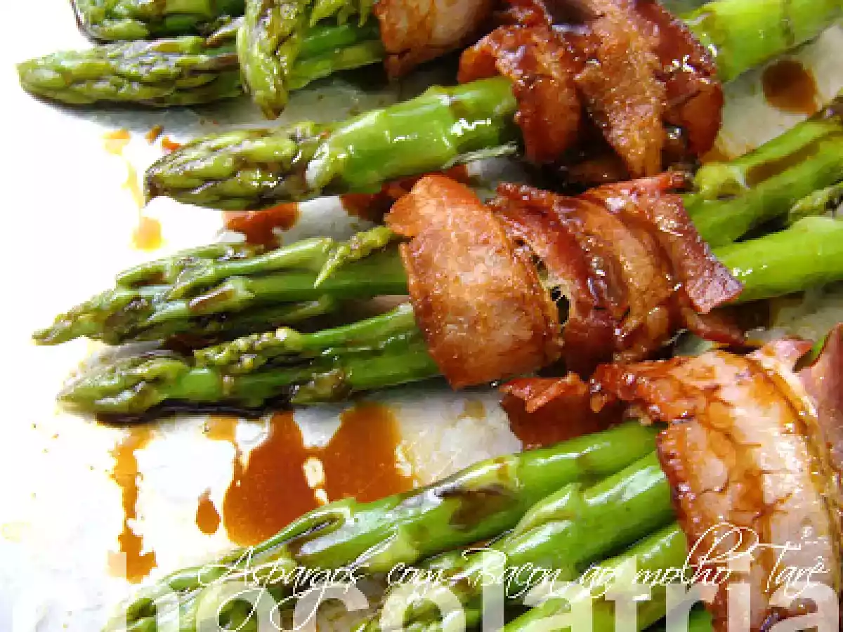 Aspargos com Bacon ao Molho Tarê