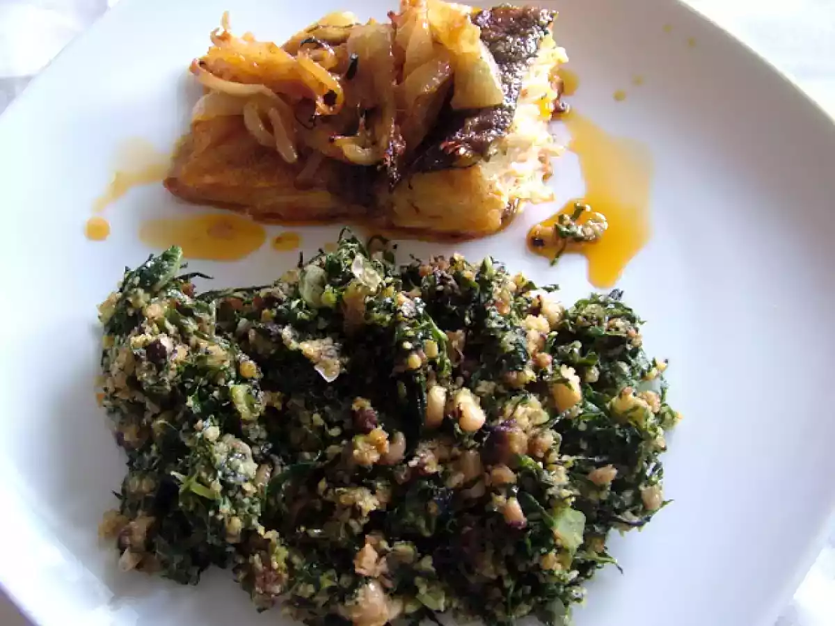 Bacalhau Assado com Migas de Feijão frade com Couve e Broa