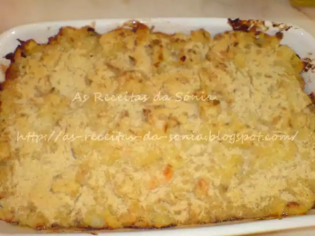 Bacalhau com bechamel e camarão