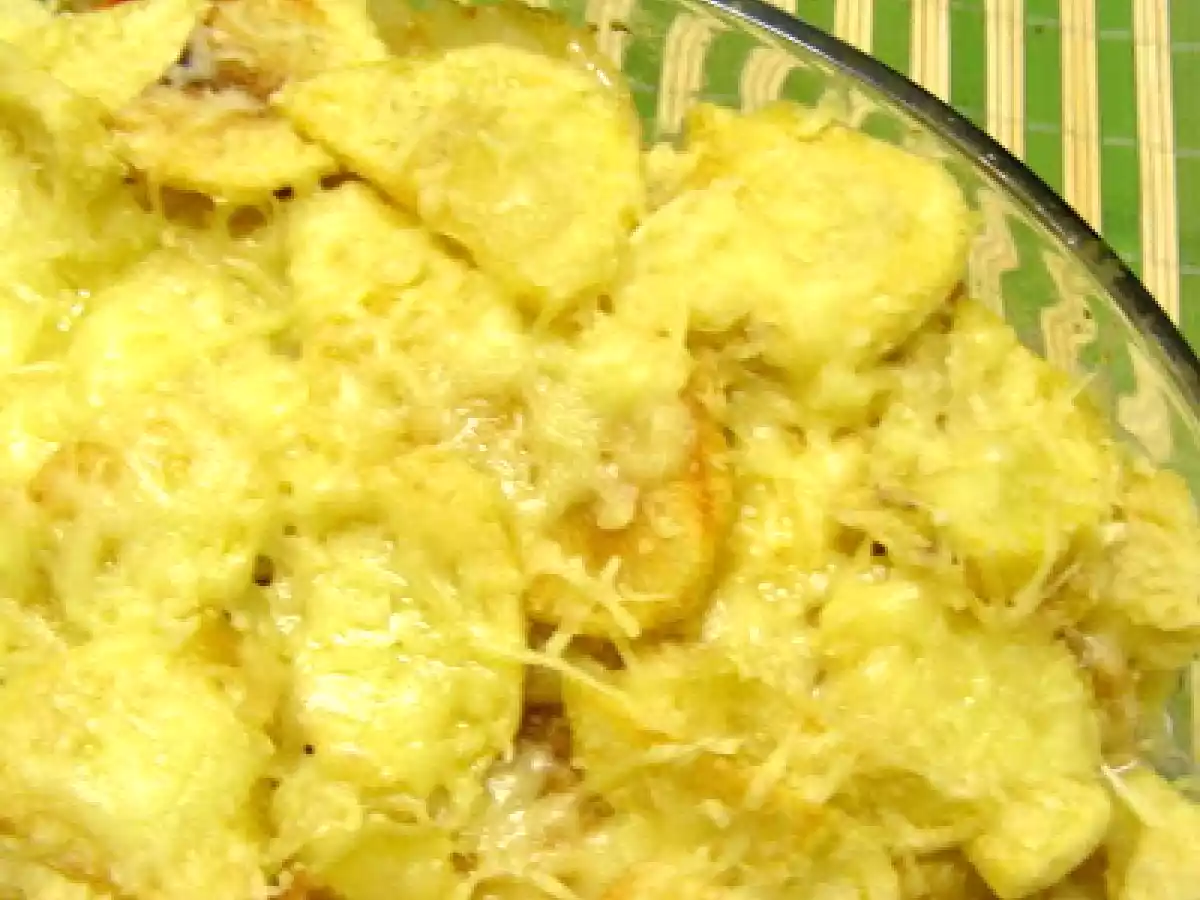 Bacalhau Com Cebolada no Forno acompanhado com Esparregado de Espinafres - foto 2