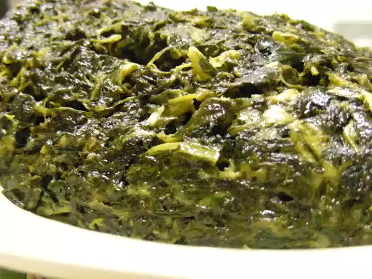 Bacalhau Com Cebolada no Forno acompanhado com Esparregado de Espinafres - foto 3