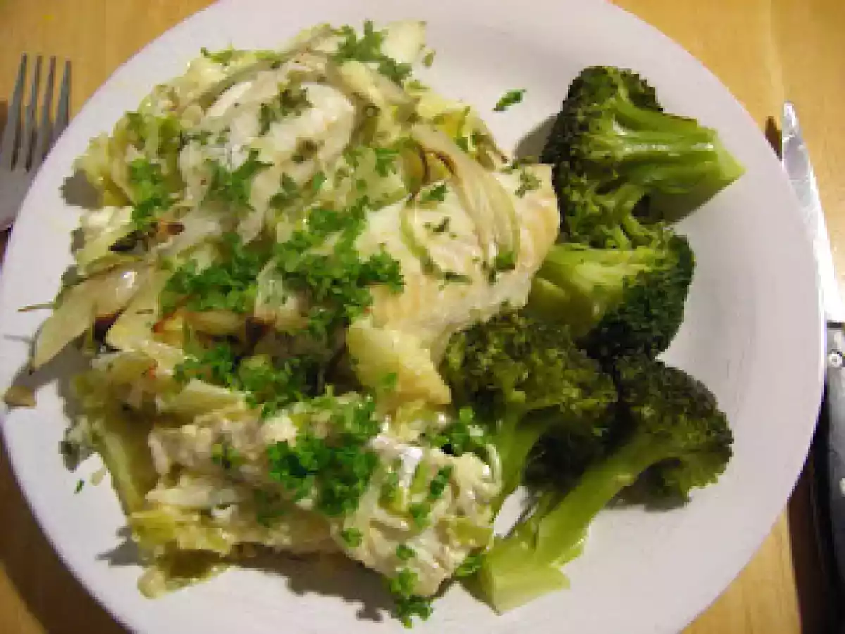 Bacalhau Fresco com Batatas a Cebolas Charlotte Assado no Forno - foto 2